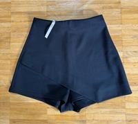 ASOS DESIGN Schlichter Skort in Schwarz mit schrägem Saum XS (34) Frankfurt am Main - Kalbach Vorschau