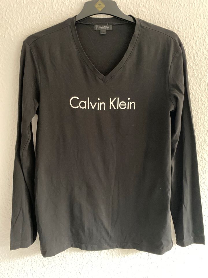 Calvin Klein Langarmshirt Größe L in Mainz