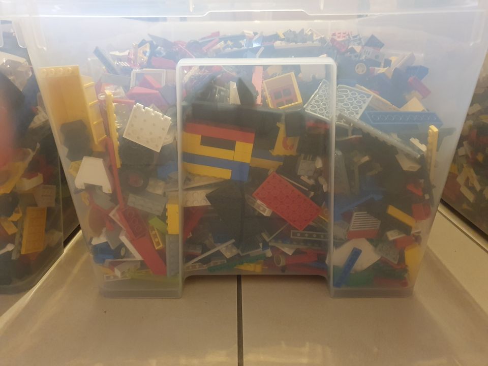 LEGO® Konvolut 1kg Steine Räder Platten SONDERSTEINE Kiloware in Hannover