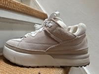 UGG Sneaker 40,5 weiß/taupe Bochum - Bochum-Süd Vorschau