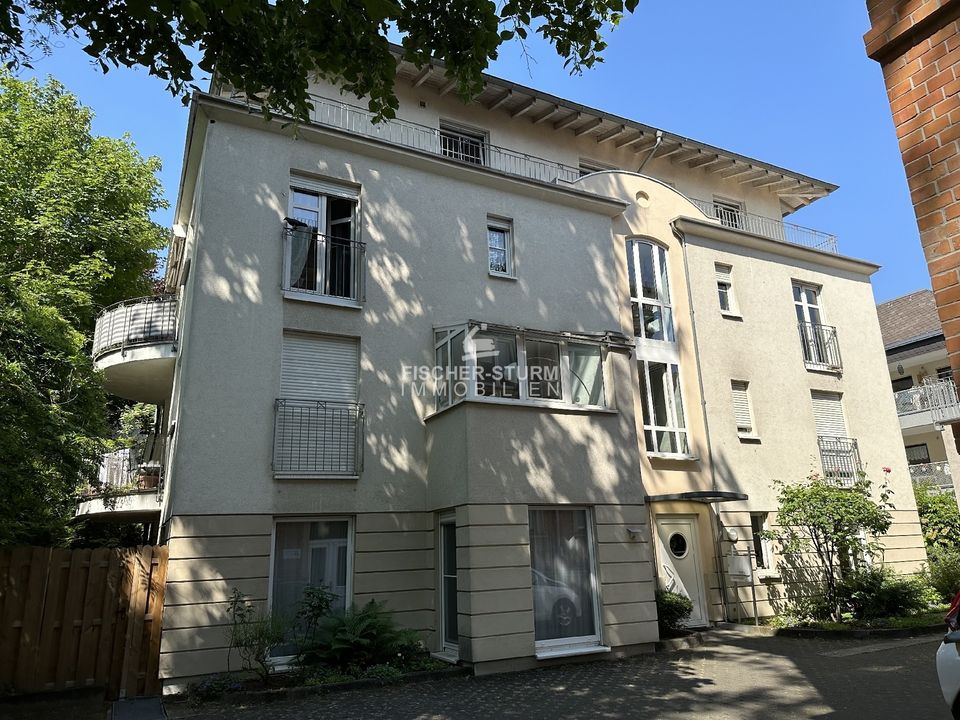 Wiesbaden-Dichterviertel! Kapitalanlage! Helle Penthouse-Wohnung mit umlaufendem Balkon! in Wiesbaden