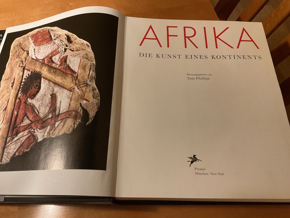 Buch - AFRIKA - „Die Kunst eines Kontinents“ 617 Seiten wie neu in Wolnzach