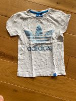 Adidas T-Shirt, 110, weiß mit Sprenkeln Nordrhein-Westfalen - Wermelskirchen Vorschau