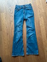 H&M Jeans Bootcutjeans flared Jeans 36 Köln - Weiß Vorschau