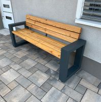 Moderne Gartenbank auf Metallfüßen|Sitzbank|Holzbank|Lounge Niedersachsen - Osnabrück Vorschau