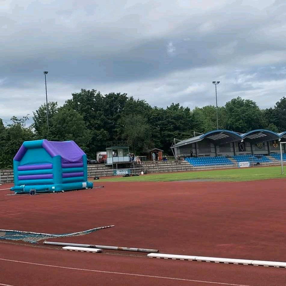 Hüpfburg, Bubble Soccer, Sektempfang, Zuckerwattemaschine.... in Duisburg