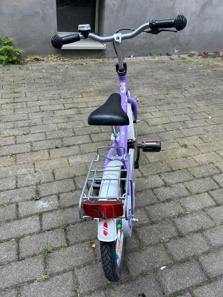 Puky Fahrrad / Mädchenfahrrad 16 Zoll Blumenmuster in Halberstadt