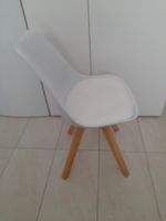 Stühle weis, rund, Kunststoff Holzbeine PREISÄNDERUNG Rheinland-Pfalz - Nackenheim Vorschau