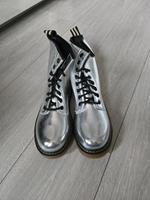 Stiefelette in silber Niedersachsen - Bienenbüttel Vorschau