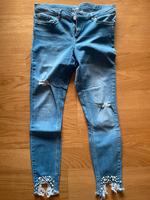 Skinny Jeans von Orsay, destroyed mit Perlen, Größe 40 Hessen - Habichtswald Vorschau
