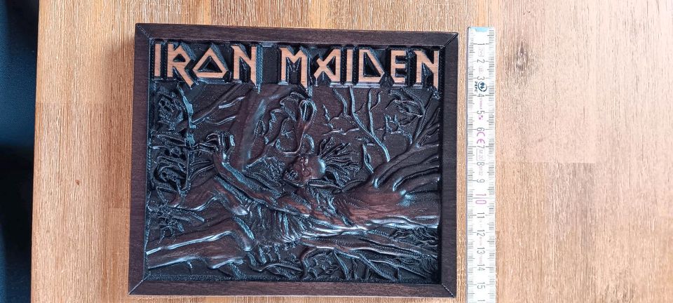 Relief  / Wandbild / Iron Maiden / Massivholz in Winterberg