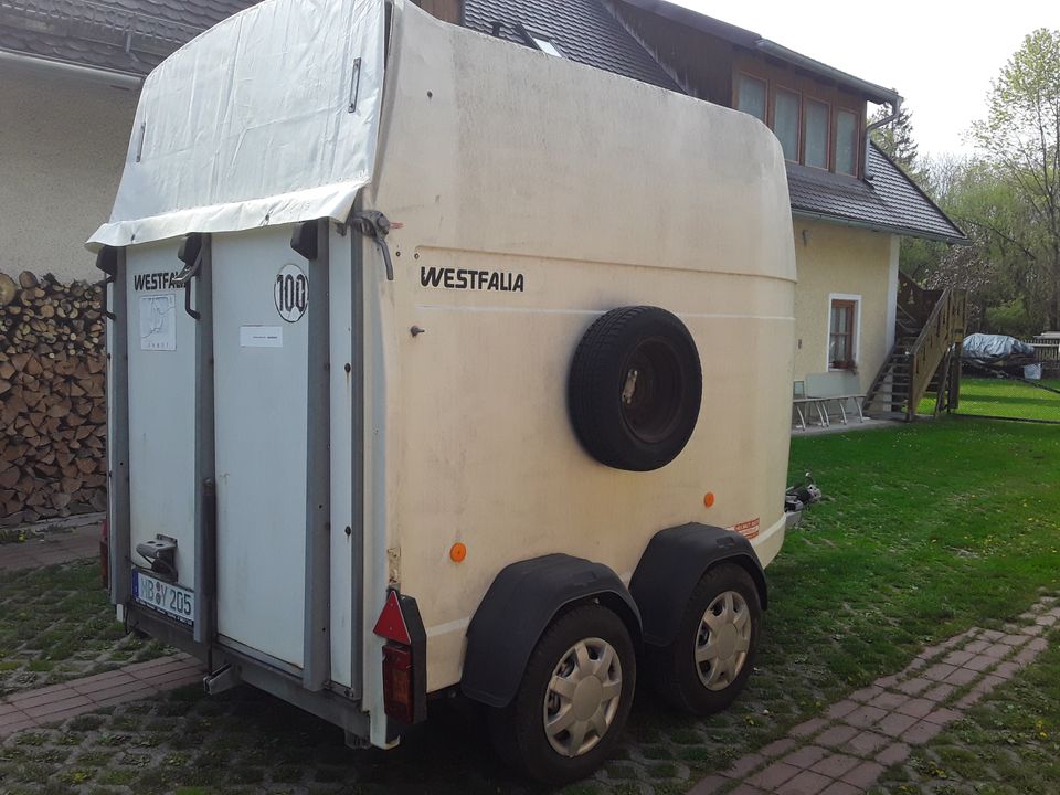 Westphalia Pferdeanhänger PKW Anhänger 2000kg für 2 Pferde in Brunnthal