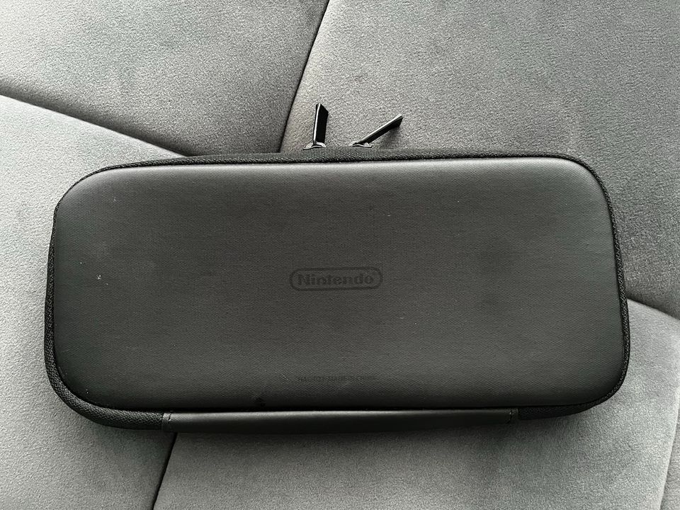 NINTENDO SWITSCH Tasche Original in Kassel