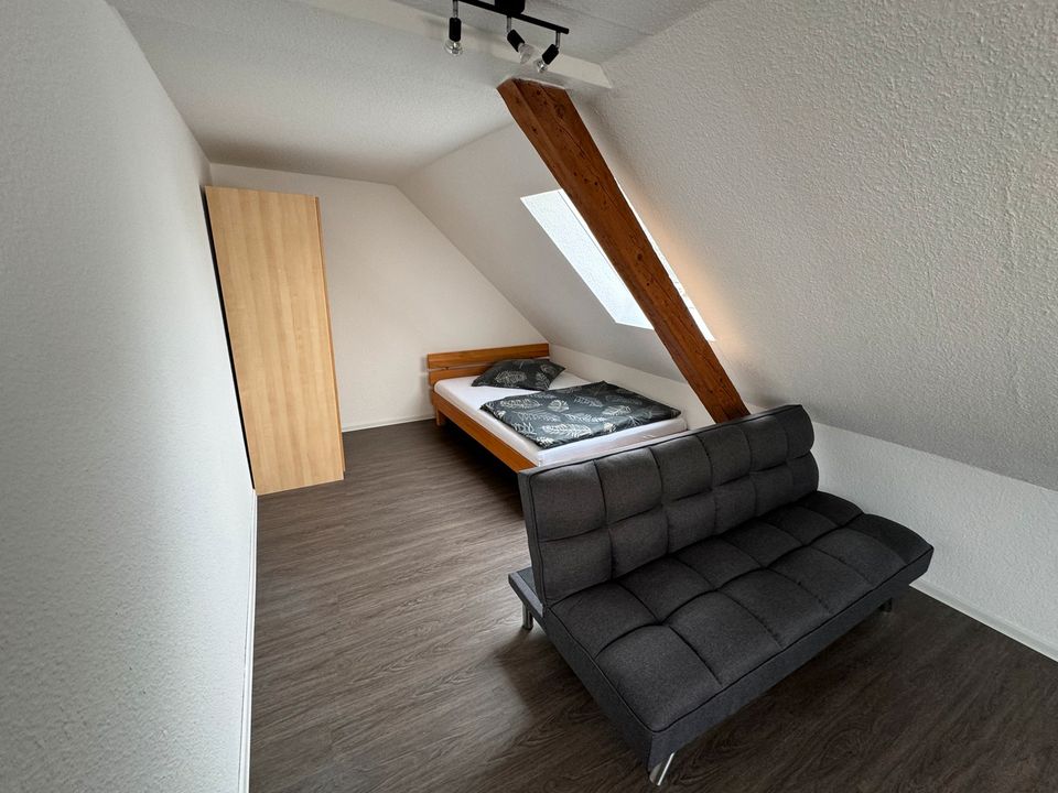 3 WG Zimmer in einer frisch sanierten und neue möblierten Wohnung in Markgröningen