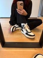 ❤️ Bershka Mid Cut Sneaker Schwarz Weiß 38 Bayern - Schöllkrippen Vorschau