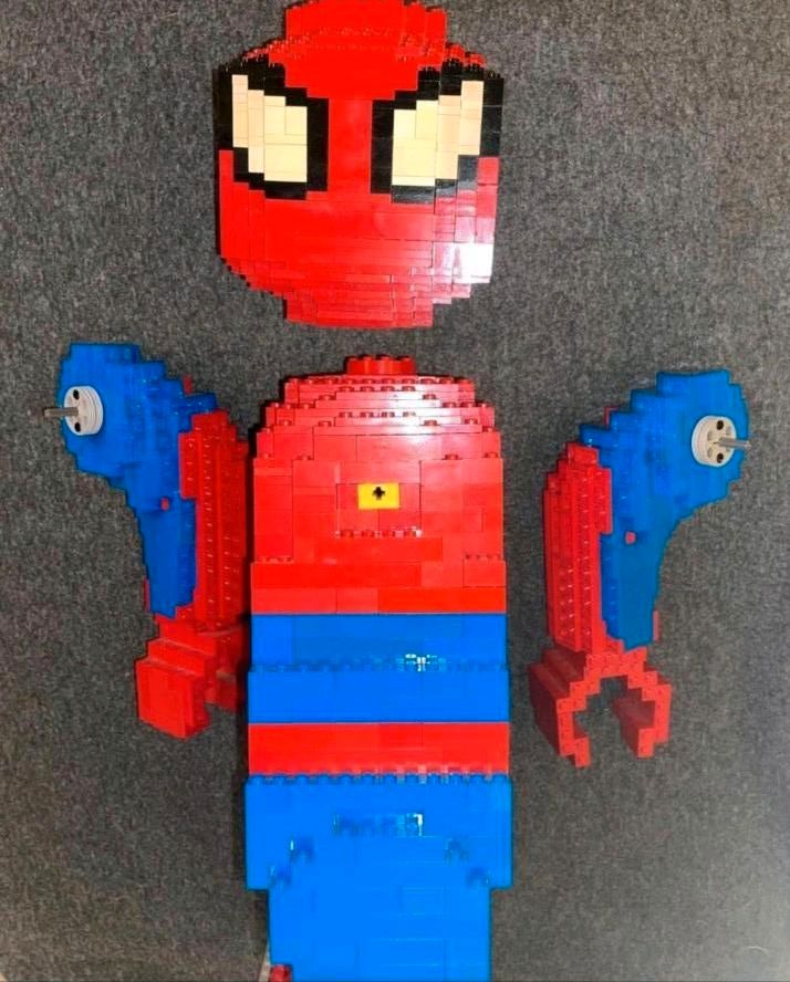 Lego Spiderman  stehend 45 cm hoch in Bad Honnef