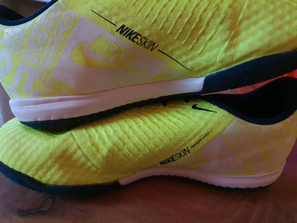 Nike Fußballschuhe Phantom indoor  36,5 in Bad Homburg