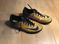 NIKE Hallen Fußballschuhe Gr. 38, wie NEU Niedersachsen - Wedemark Vorschau