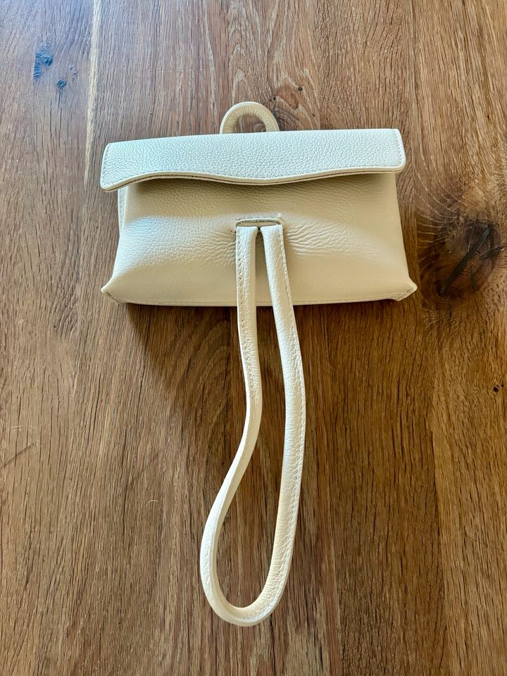 Ausgefallene kleine Lederhandtasche aus Italien/cremefarben in Inning am Ammersee