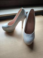Highheels silber glitzer Hessen - Babenhausen Vorschau