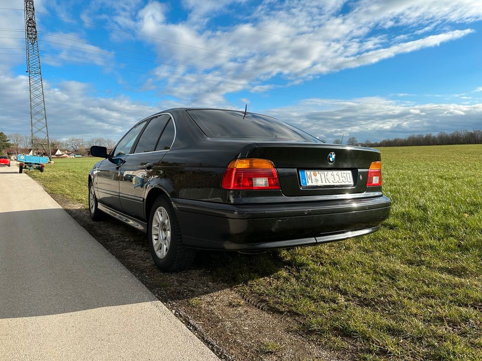 BMW e39 525i mit Standheizung + Lenkradheizubg in Ottobrunn