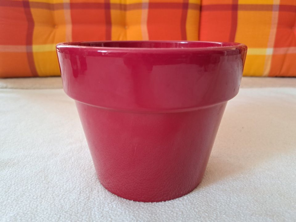 Blumentopf Übertopf 3 x Rot rund 13,5 cm, 12 cm, 9 cm in Neusäß