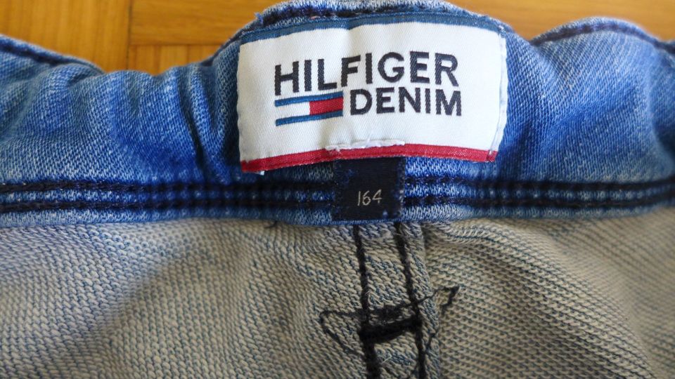 Jeans von Tommy Hilfiger Gr.164 in Leipzig