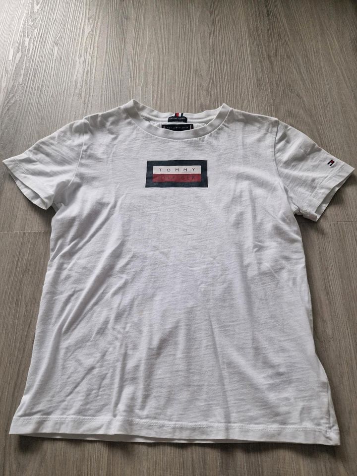 Tommy Hilfiger T-Shirt weiss 140 in Dinslaken