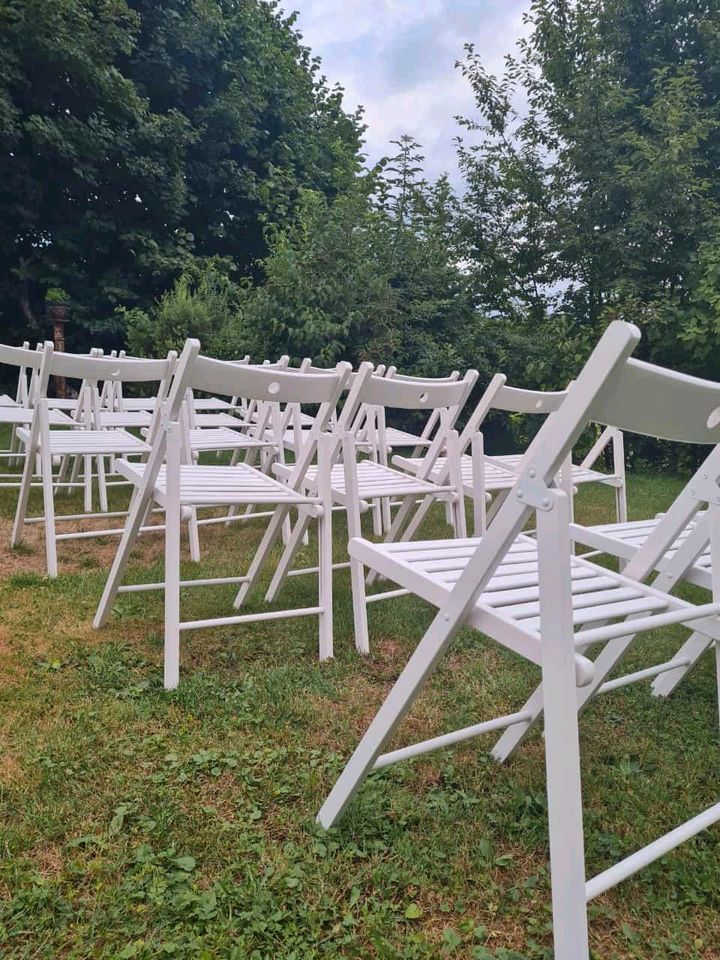 Weißer Stuhl weisse Stühle Freie Trauung hochzeit Geburtstag in Staig
