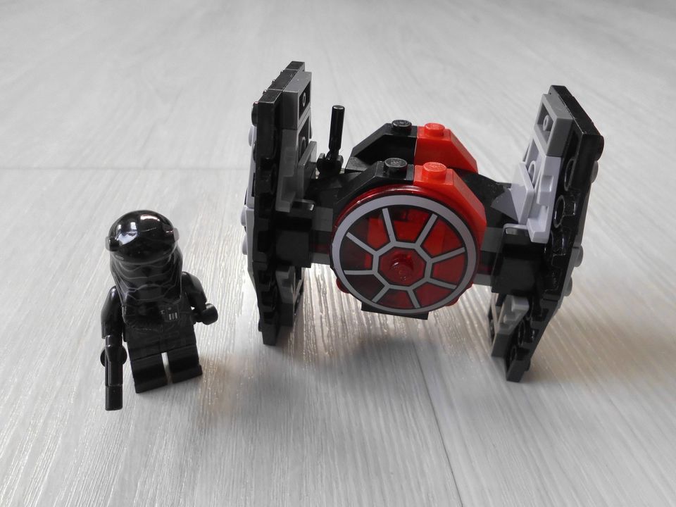 Lego Star Wars 75194 First Order TIE Fighter - vollständig in Rellingen