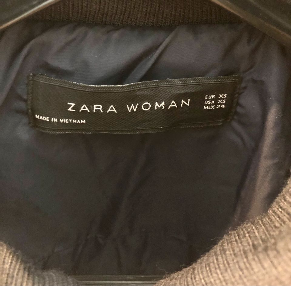 Steppjacke ZARA Gr. XS dunkelblau in Sarstedt