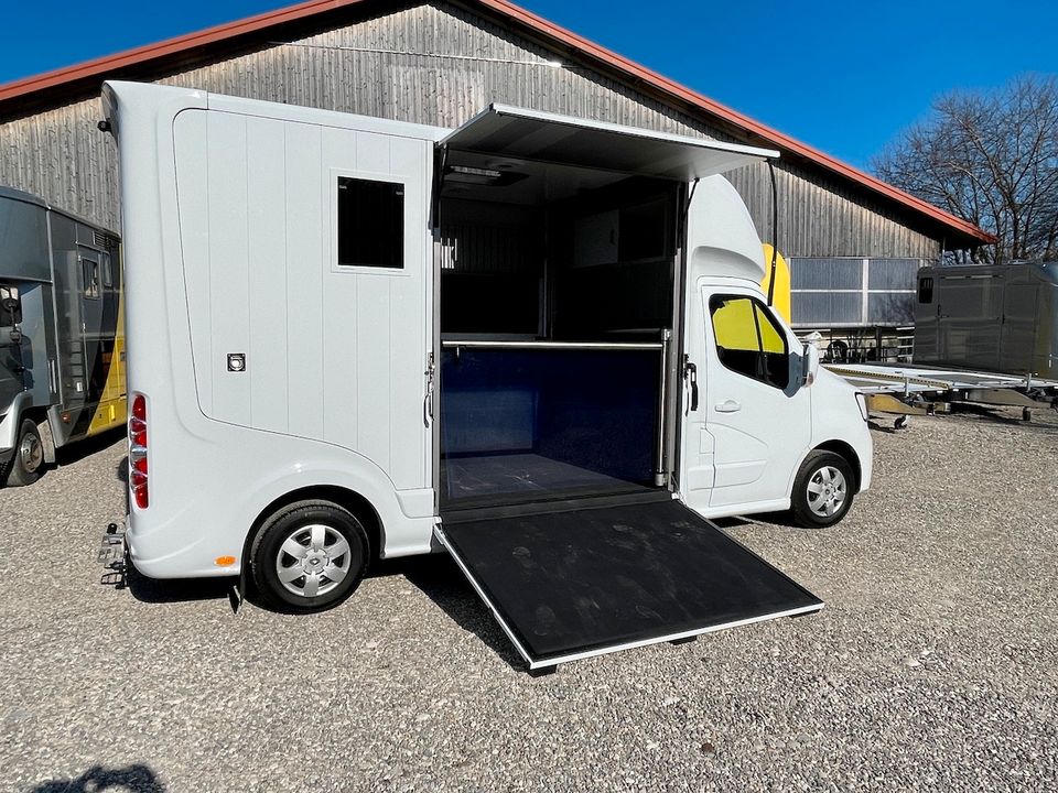 Renault Roelofsen Parados 2-Pferdetransporter 3-Sitzer LKW NEU in Vaterstetten