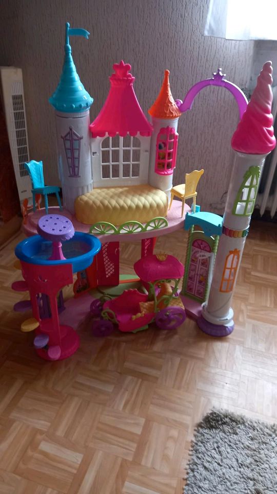 Barbie Dreamtopia Schloss und Kutsche. in Völklingen