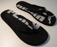 Puma Flips Gr. 46 schwarz Zehentrenner Badeschuhe Schlappen Bayern - Erding Vorschau