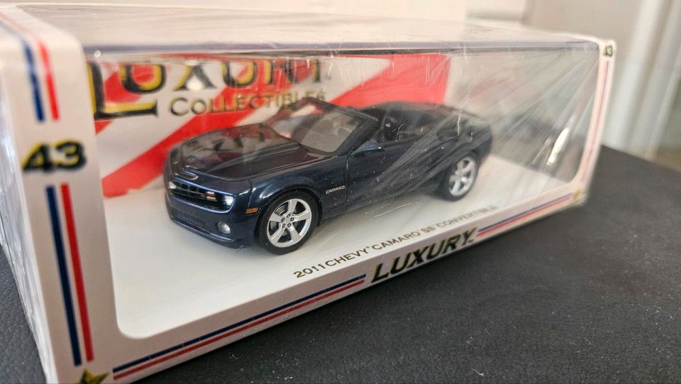 1:43 CHEVROLET CAMARO 2011 CONVERTIBLE, Luxury Collectibles in München