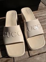 Gucci Sandale mit Logo-Prägung weiß Gr. 36 Bayern - Fürth Vorschau