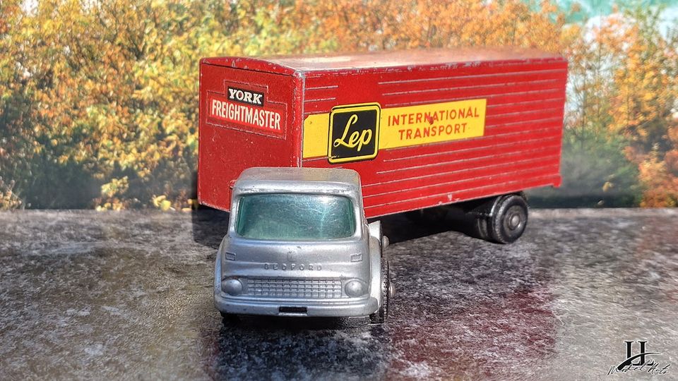 MATCHBOX Major Pack N° 2 Bedford Tractor + York Trailer in Alzenau