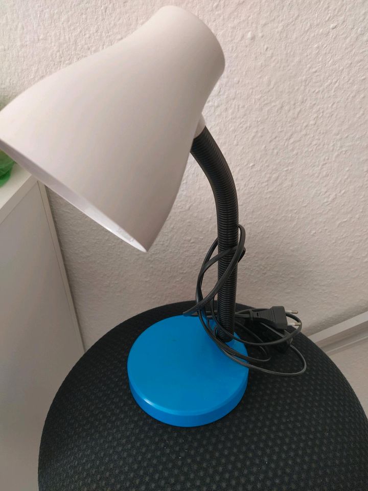 Schreibtischleuchte Schreibtischlampe Nachttischlampe guterhalten in Raunheim