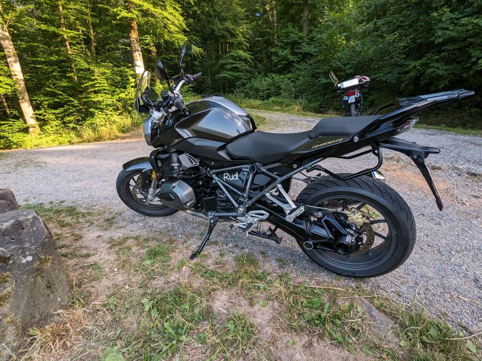 BMW R 1200 R LC in Tübingen