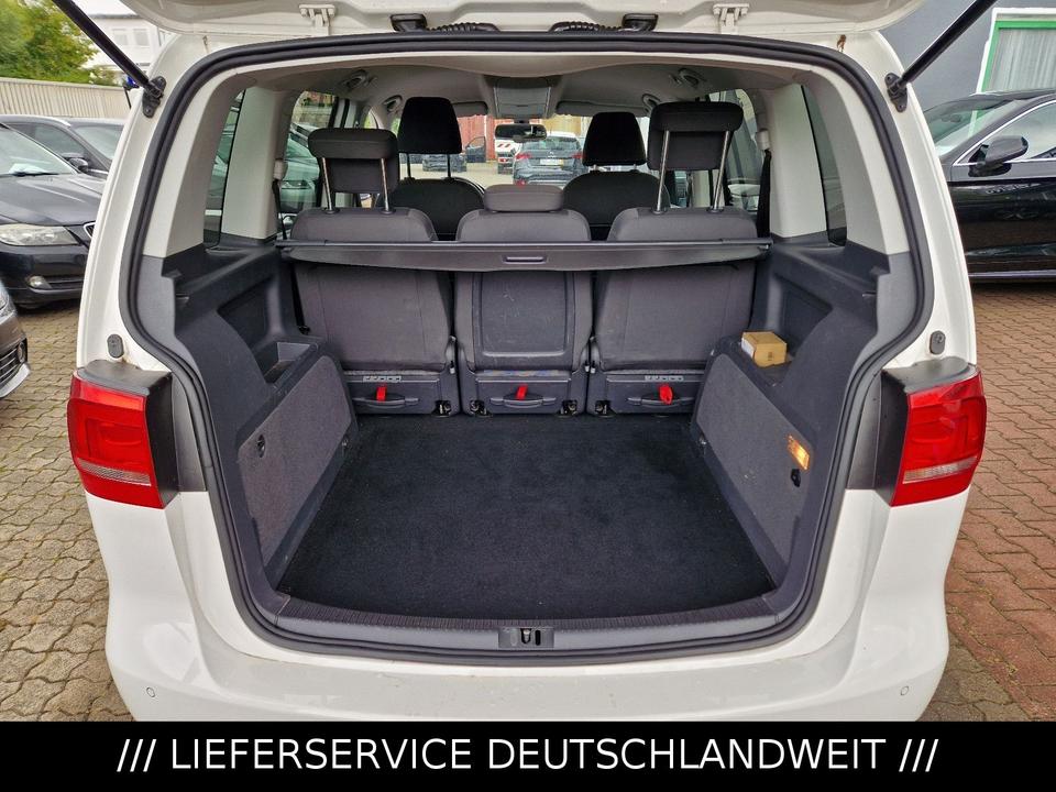 Volkswagen Touran 2.0 TDI Style Comfortline Navi Sithzg Tem in Osterode am Harz