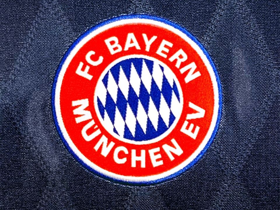 FC Bayern München 1997-99, Retro Vintage Heim-Trikot 10 Matthäus in Berlin