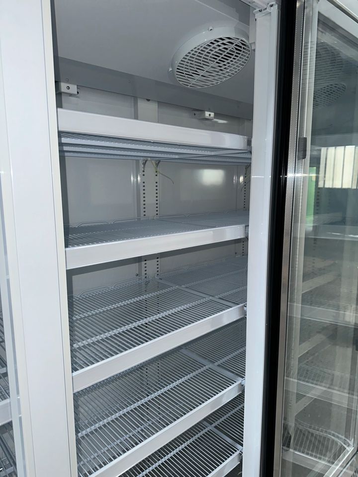 Netto: 3,299,00€ Supermarkt Kühlregal 4 Glastüren Wandkühlregal Glaskühlschrank Getränkekühlschrank Kiosk Getränke Flaschenkühlschrank Kühlschrank Getränkekühler Flaschenkühler in Berlin