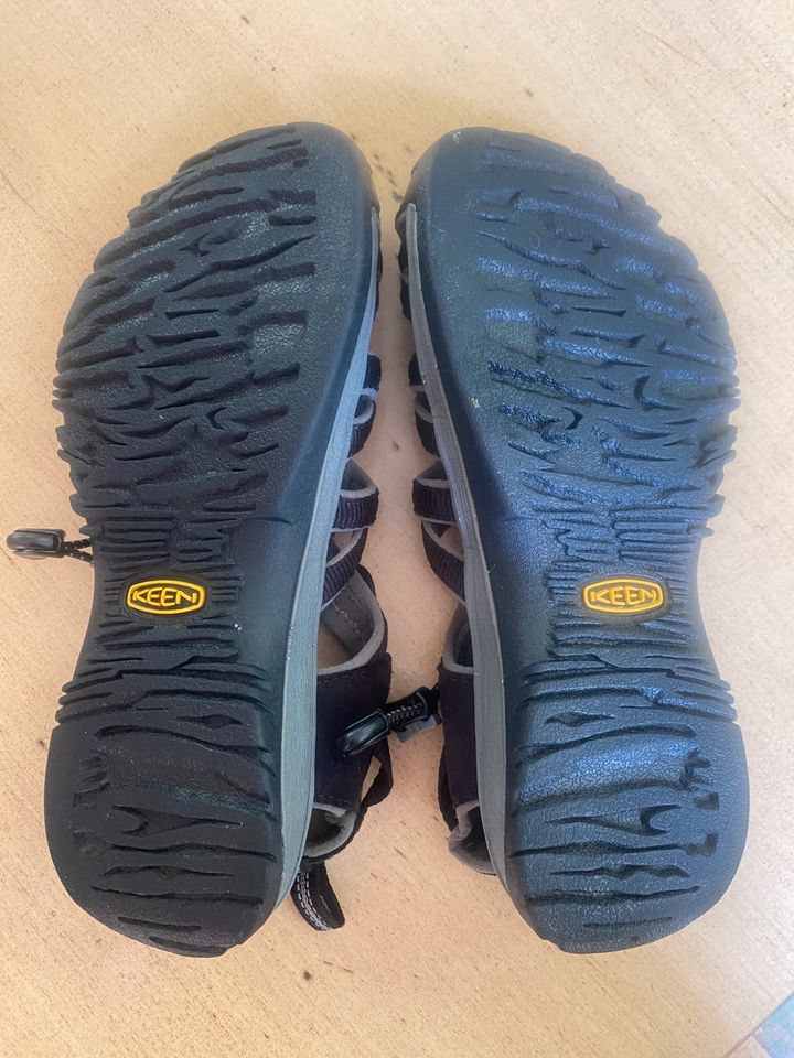 Original Keen Halbsandale, waterproof Gr 39 in Wandlitz