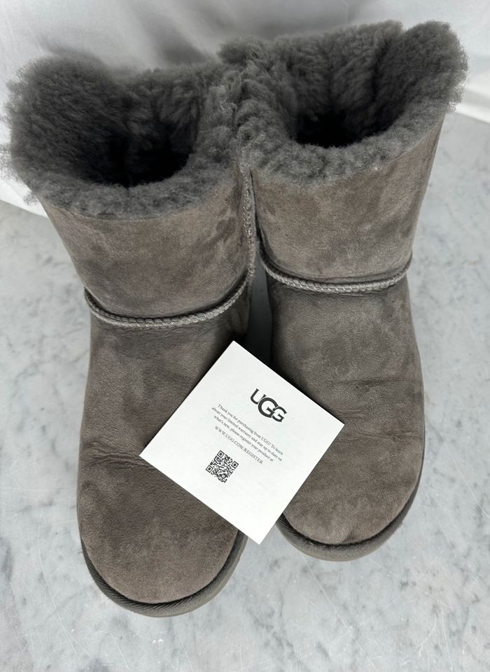 UGG Boots Mini Bailey Bow II Ribbon, grau, Größe 39 in Weiterstadt