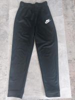 Jungen Jogginghose von Nike gr.158-170 schwarz nur 2 mal getragen Bayern - Neutraubling Vorschau
