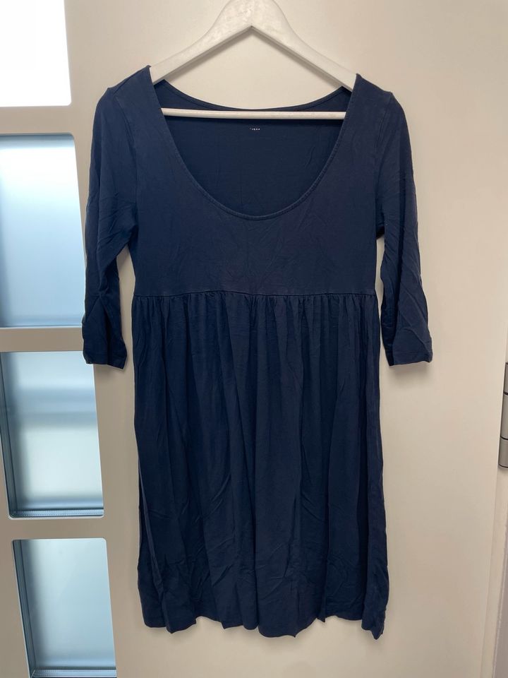 Umstandsmode, Kleid in blau für Schwangere, Größe 38 in Höhenkirchen-Siegertsbrunn
