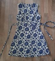 Kleid von Apricot Gr. M blau Blütenmuster, Sommerkleid Nordrhein-Westfalen - Warstein Vorschau