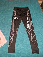 Nike Leggins Tights Sport Gr. L 42 neuwertig Sachsen - Borna Vorschau