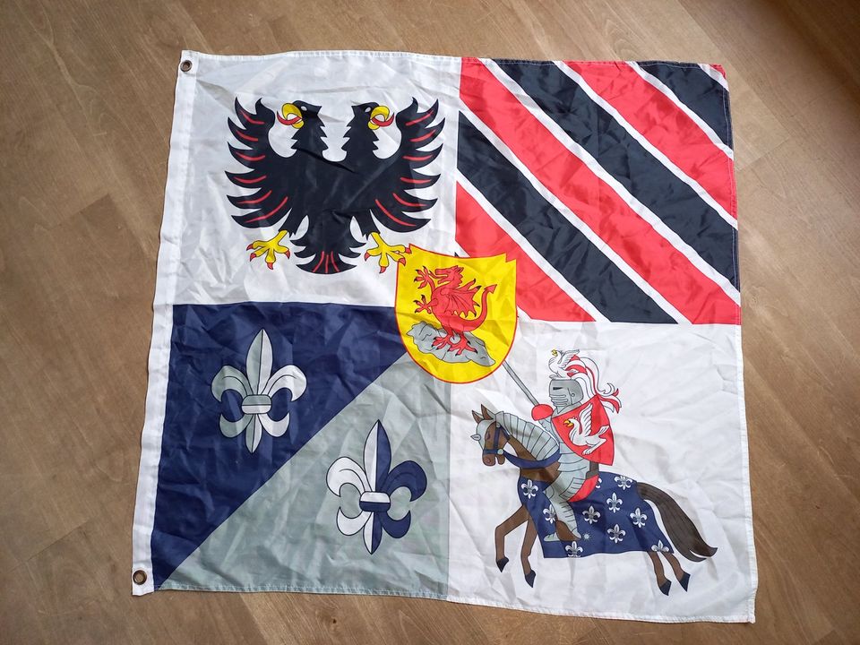 Ritterflagge 96 x 92 cm/ Ritter/ Pferd/ Drache/ Adler/ Lilie in Hamburg