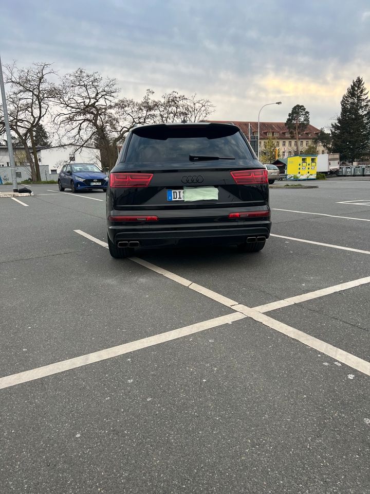 Audi Q7 VOLL ~ 22“ ~ ABT ~ 7 Sitzer ~ PANO ~ BOSE in Mühltal 